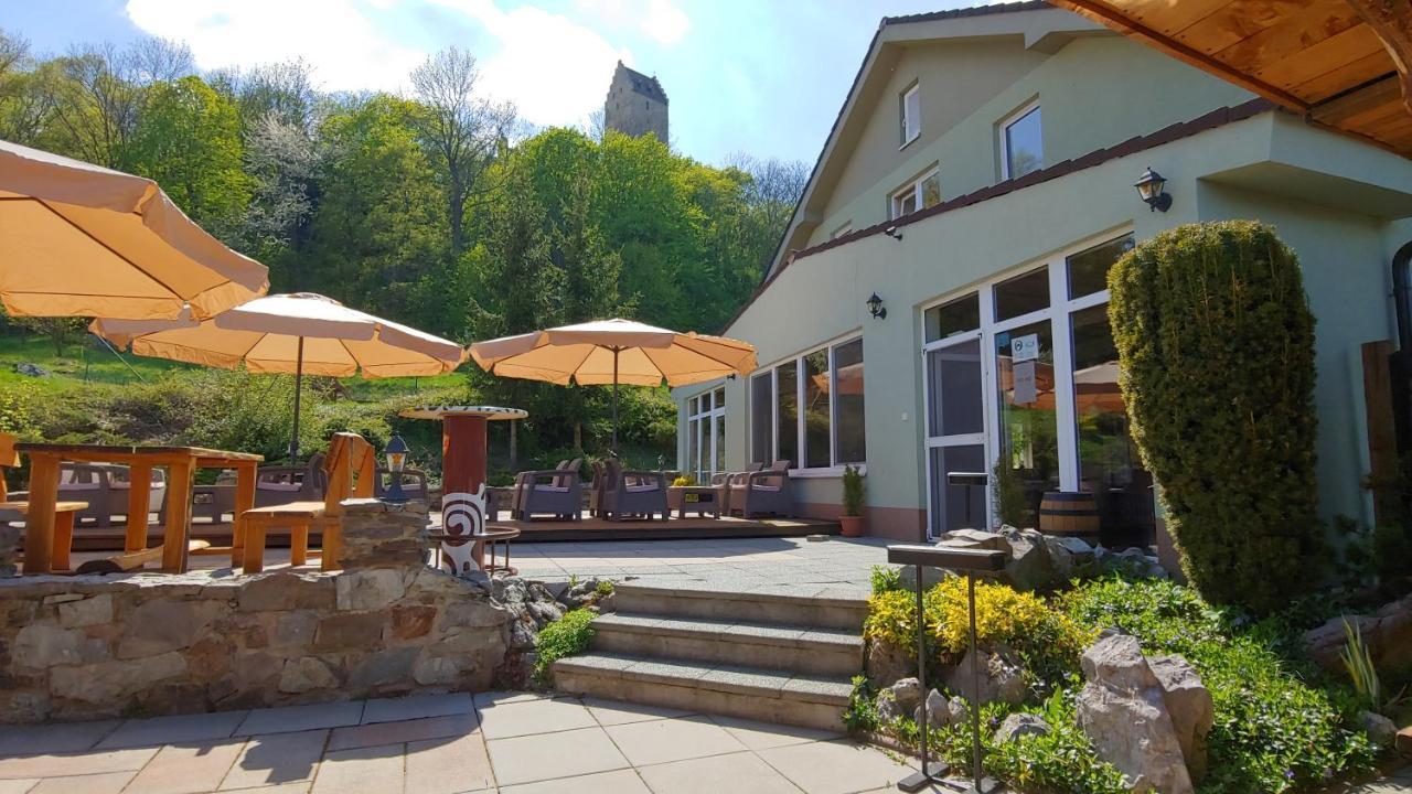 Pod Hradom Restaurant&Pension Topoľčany Extérieur photo