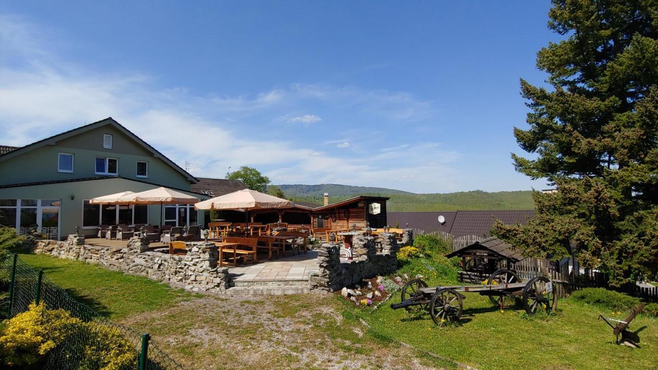 Pod Hradom Restaurant&Pension Topoľčany Extérieur photo