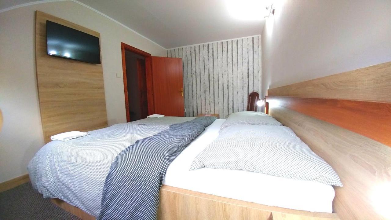 Pod Hradom Restaurant&Pension Topoľčany Extérieur photo