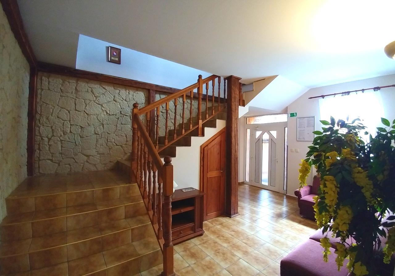 Pod Hradom Restaurant&Pension Topoľčany Extérieur photo