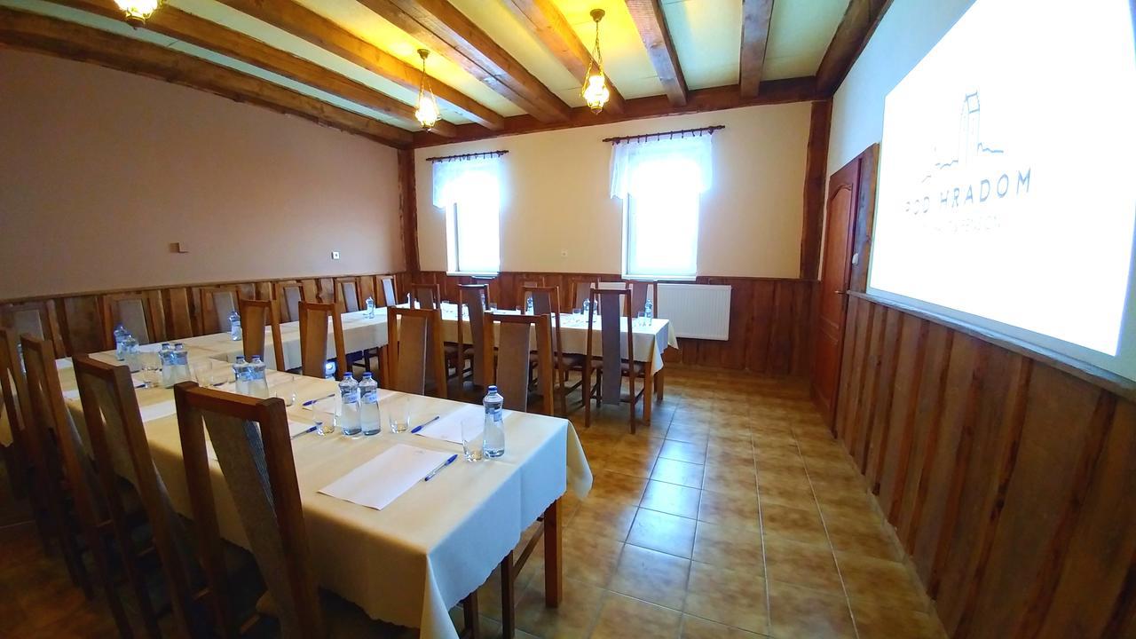 Pod Hradom Restaurant&Pension Topoľčany Extérieur photo