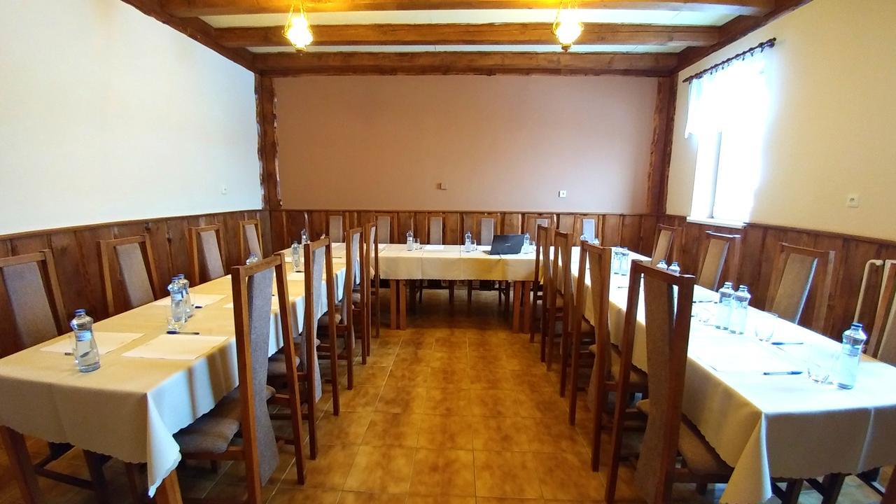 Pod Hradom Restaurant&Pension Topoľčany Extérieur photo